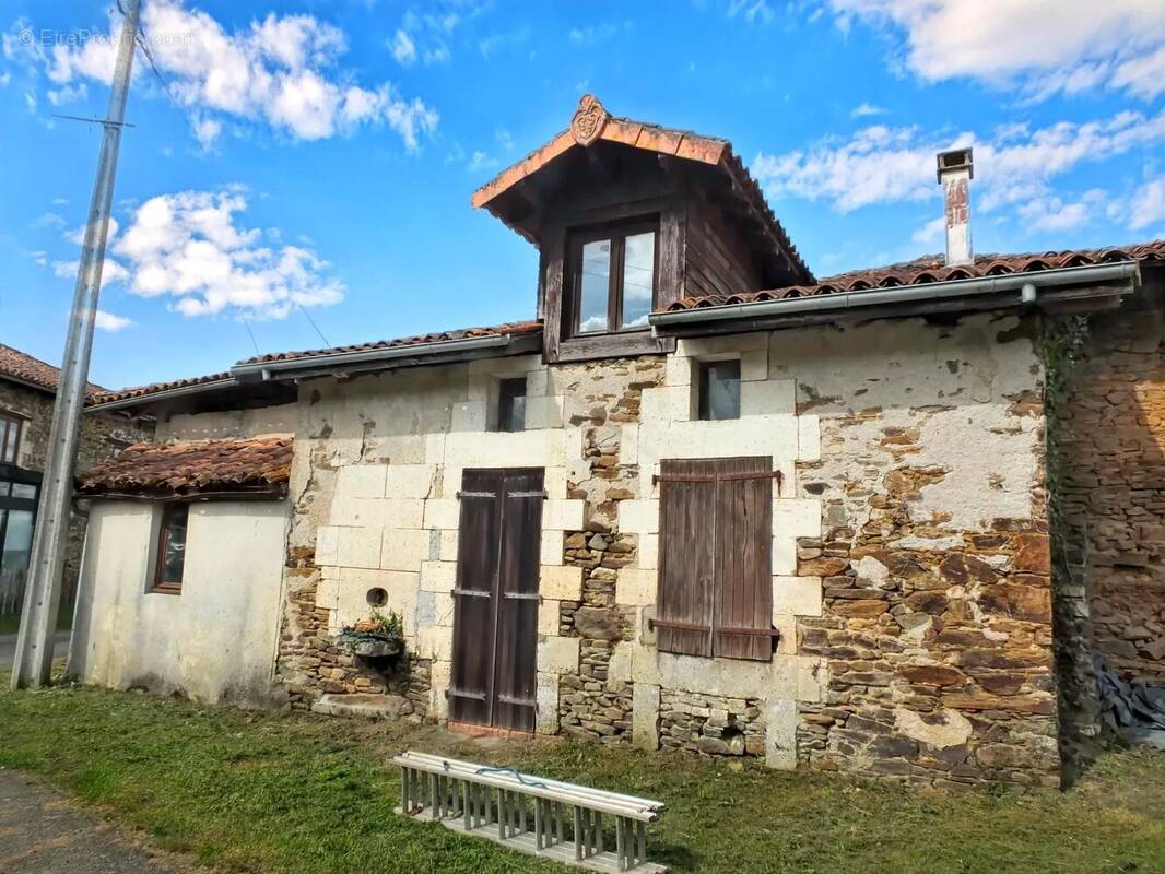 Maison à MONTEMBOEUF