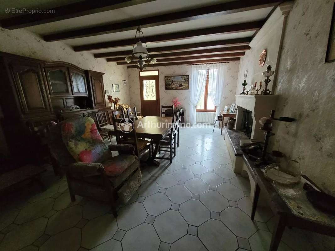 Maison à BERNAY-SAINT-MARTIN