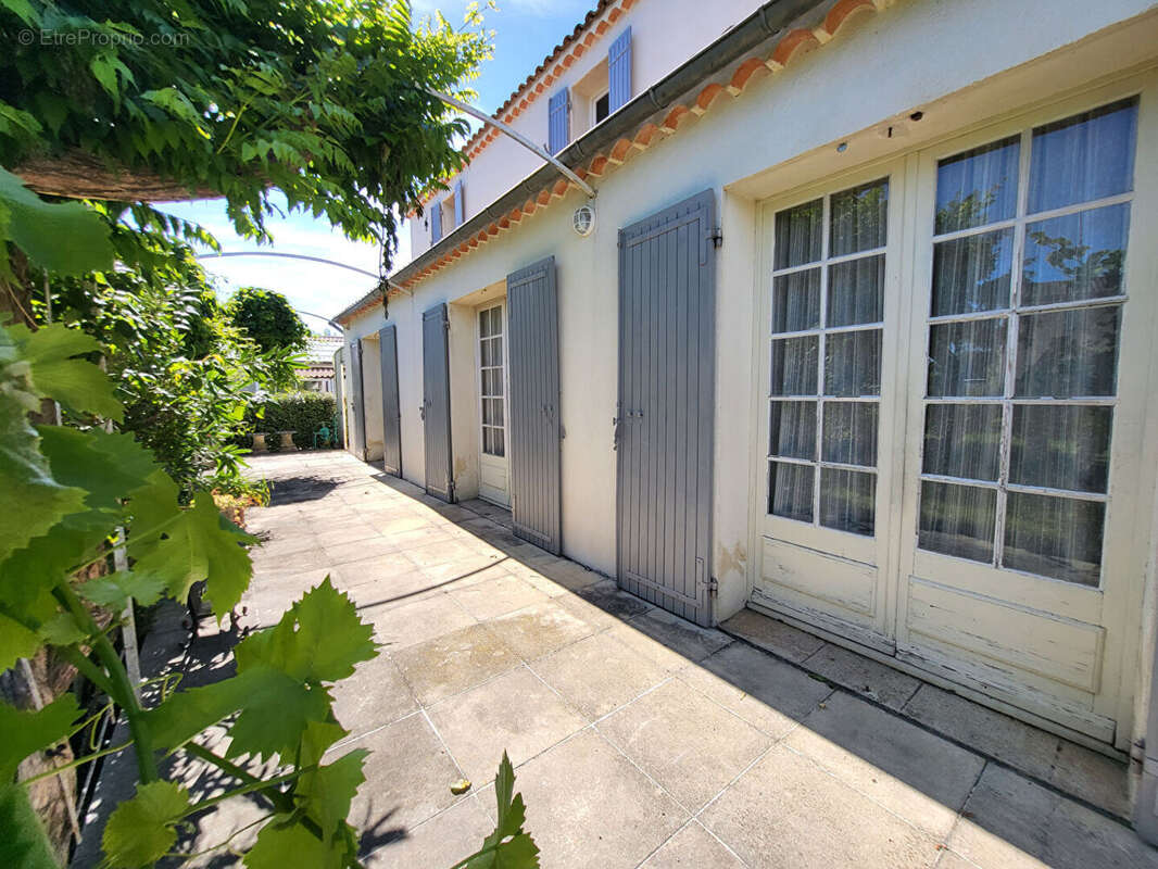 Maison à L'ISLE-SUR-LA-SORGUE