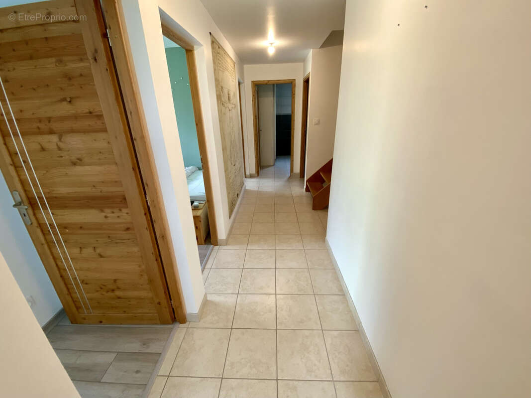 Maison à SAINT-MARTIN-DE-LA-PORTE