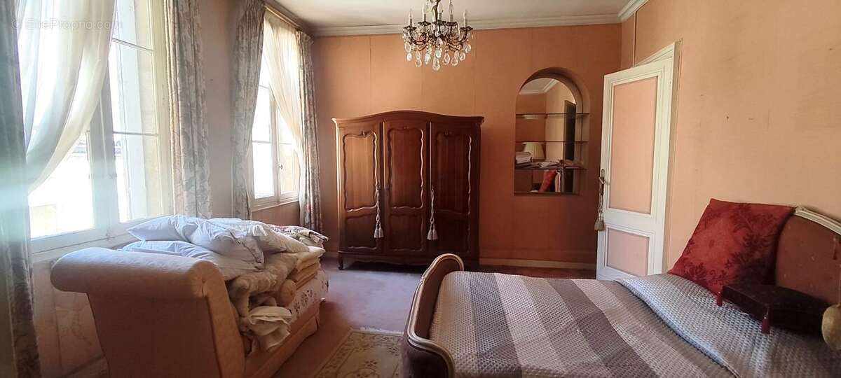 Chambre 1 - Appartement à BORDEAUX
