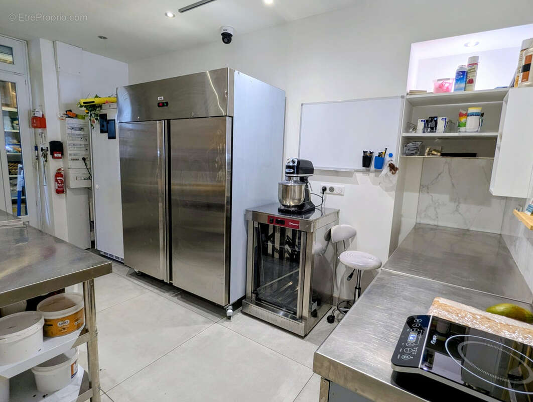 Commerce à AIX-LES-BAINS