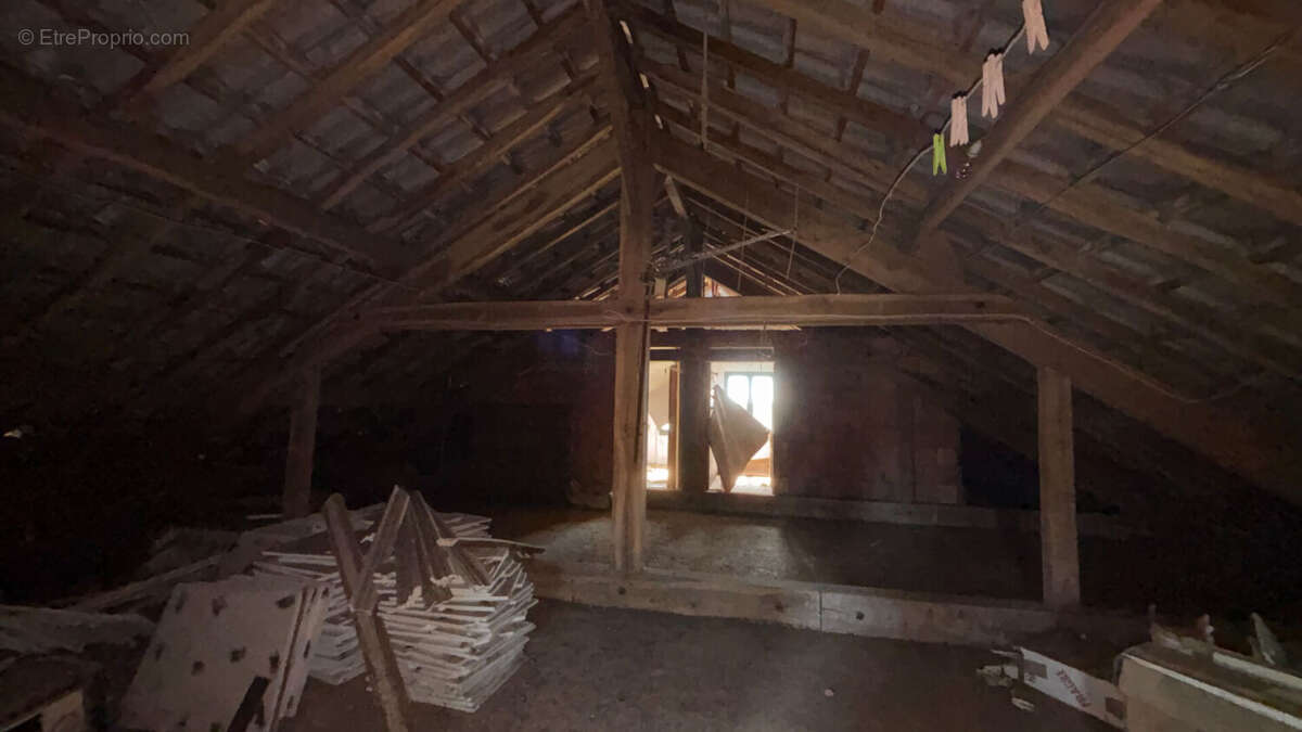 Maison à LATRONQUIERE