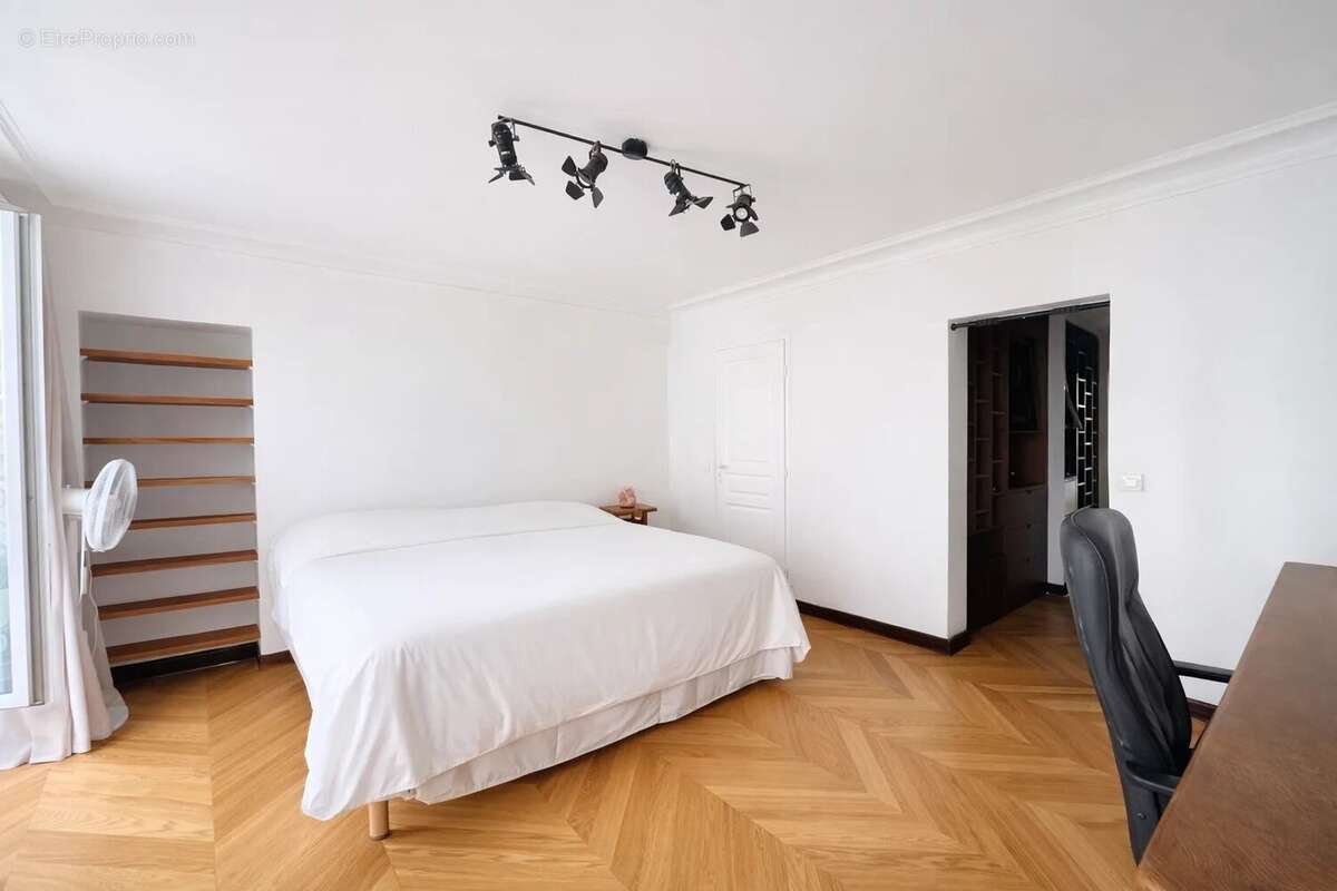 Appartement à PARIS-9E