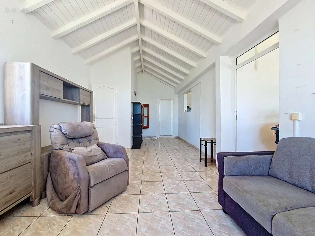 Maison à PETIT-BOURG