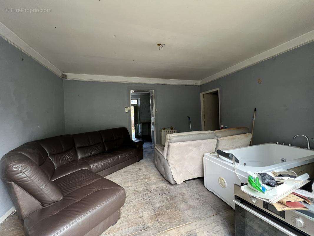 Maison à DECAZEVILLE