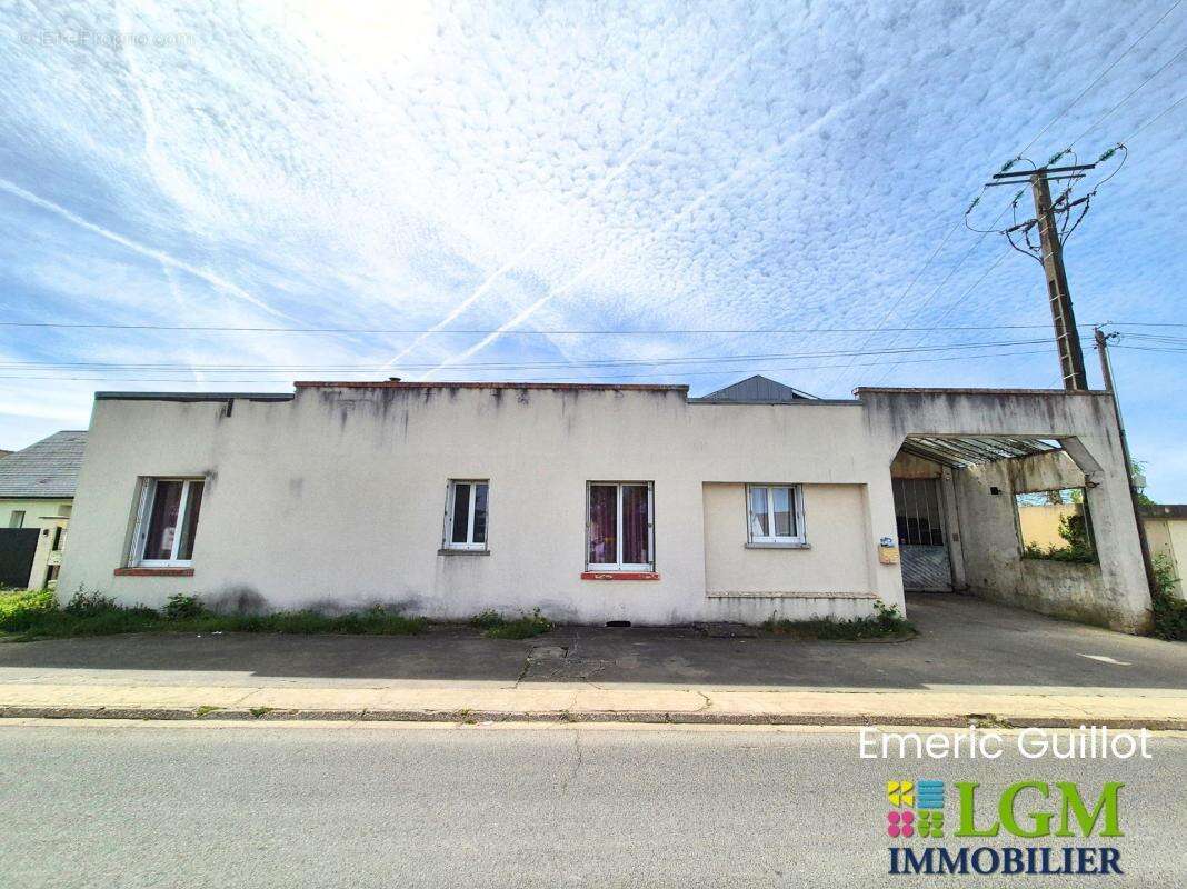 Maison à LA CHAPELLE-VENDOMOISE