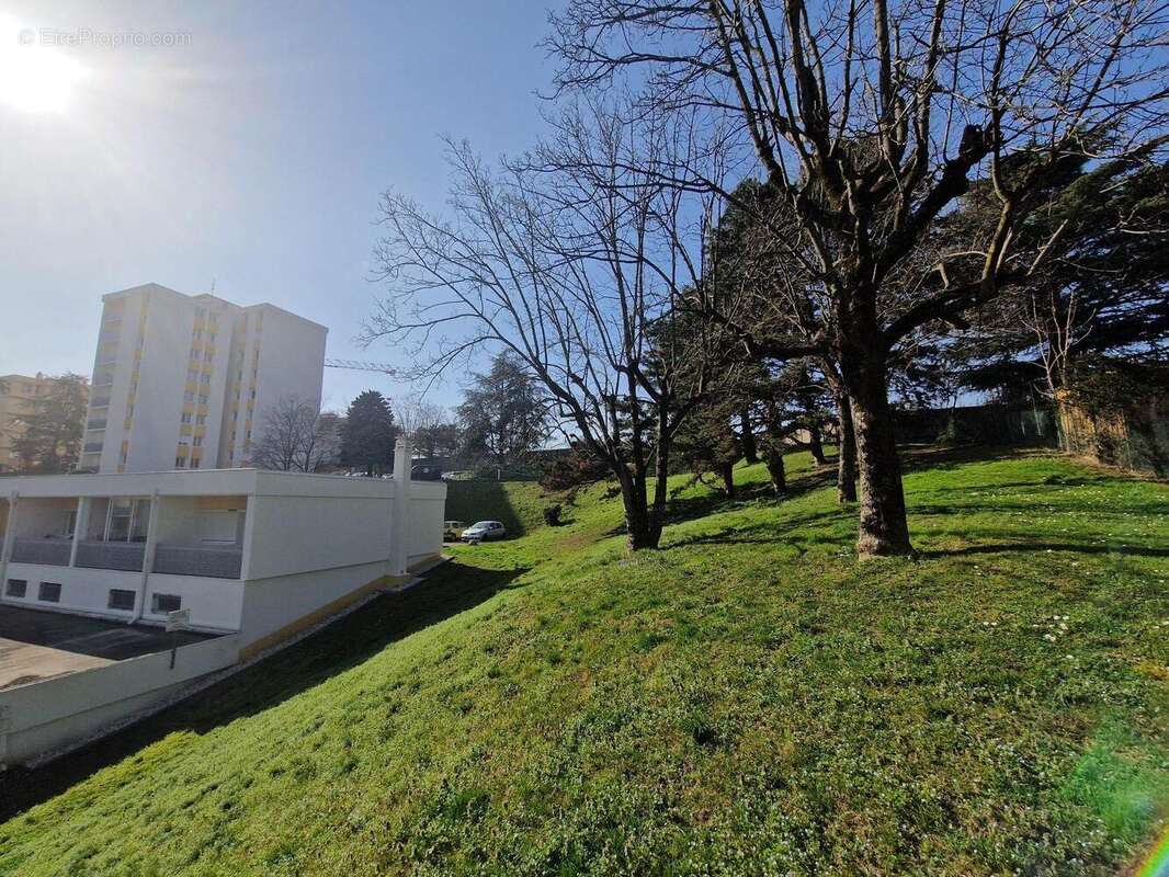   - Appartement à BRON