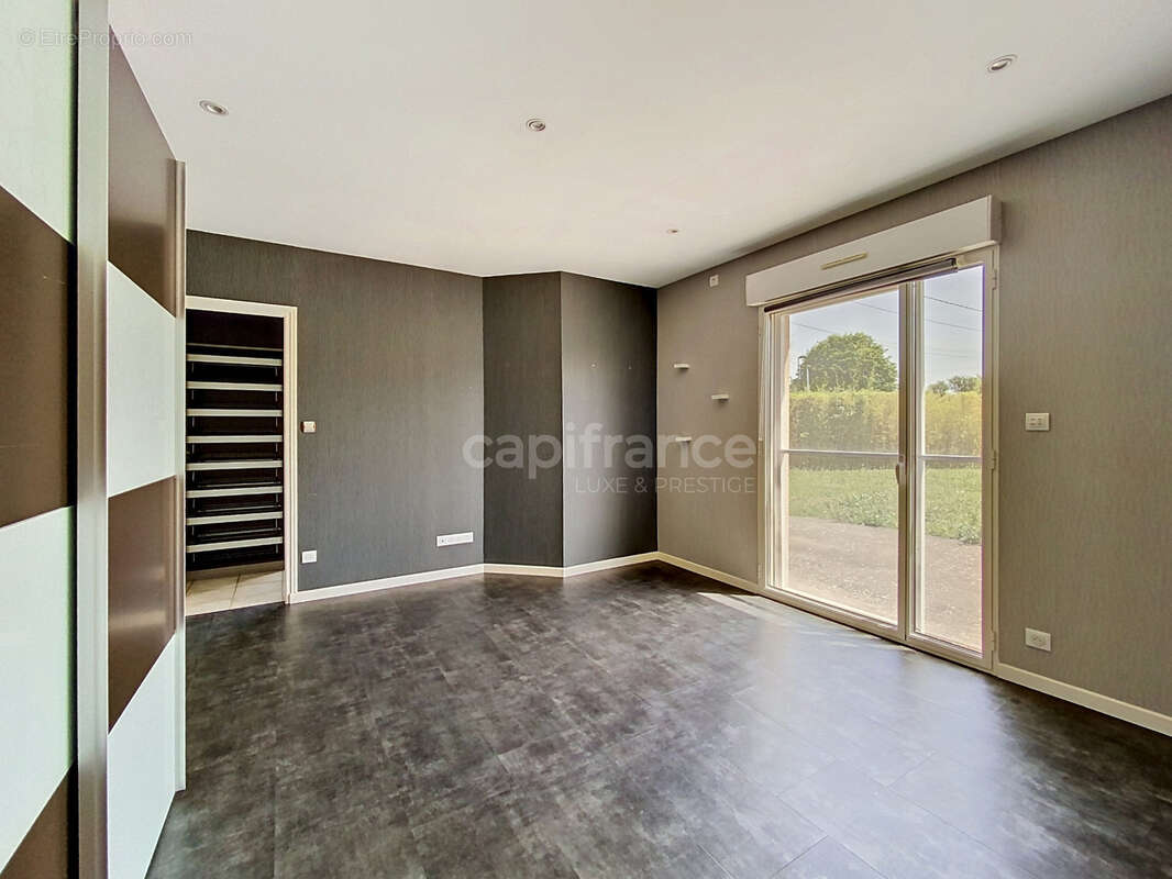 Maison à vendre 7 pièces SAINT AVERTIN (37) - photo 4