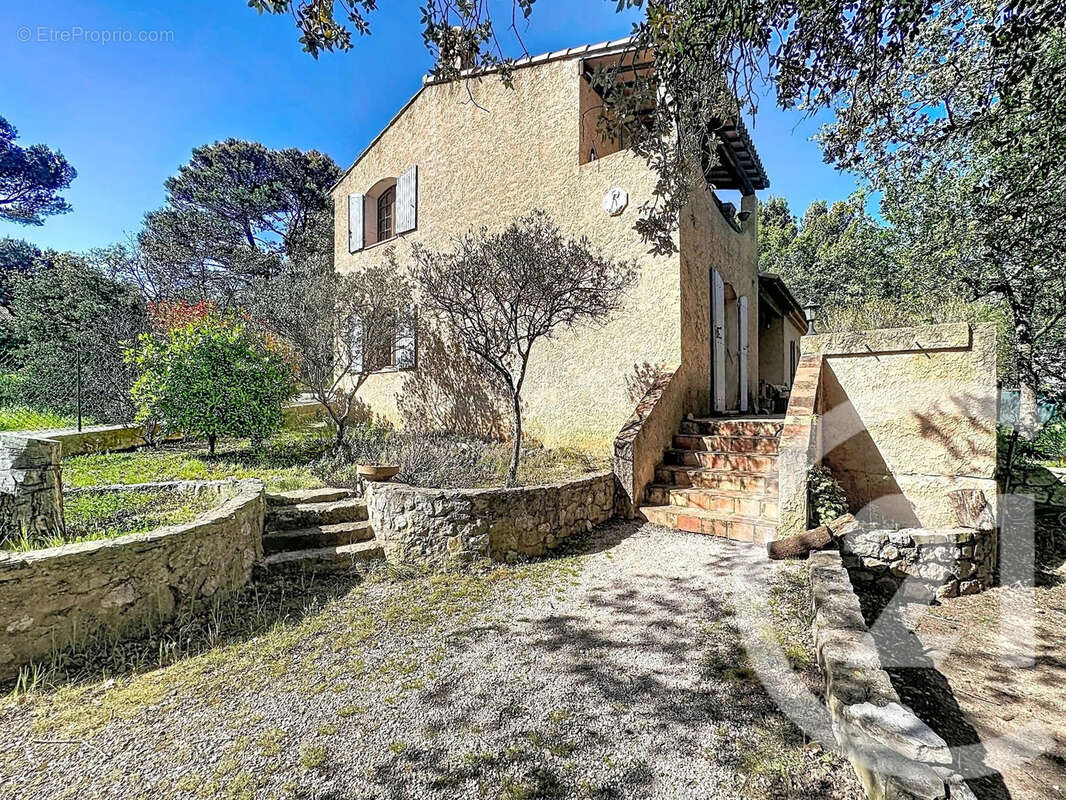 Maison à PUYLOUBIER
