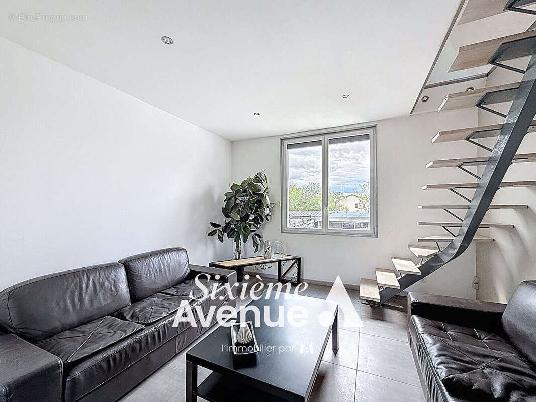 Maison à DECINES-CHARPIEU