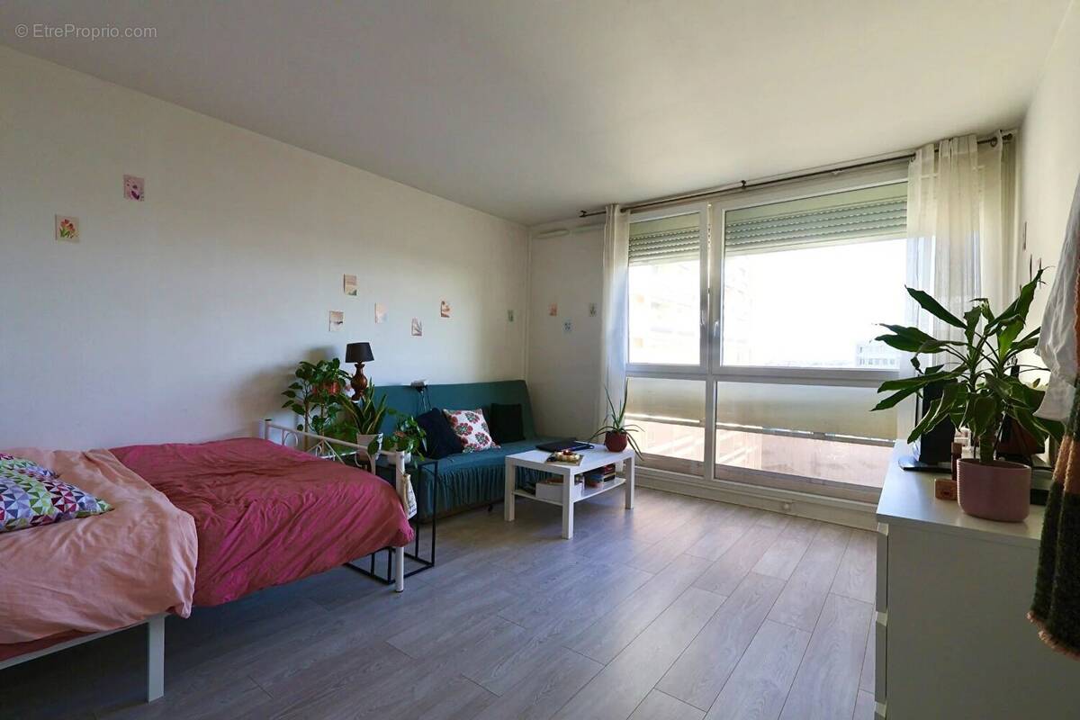 Appartement à MAISONS-ALFORT