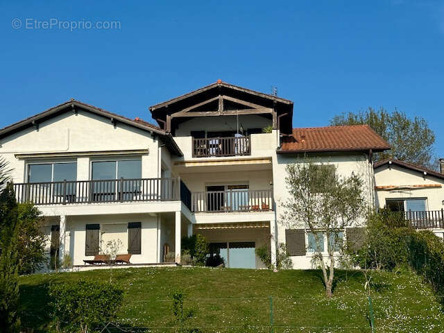 Appartement à ARBONNE