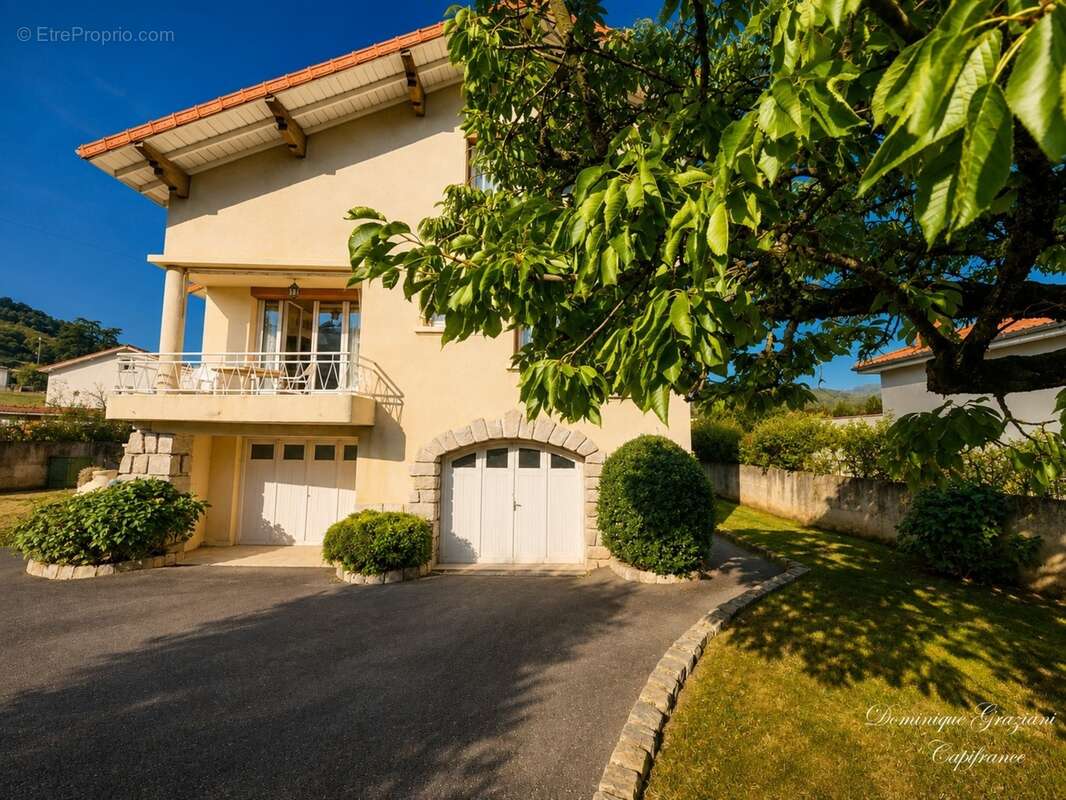 MAISON AUREC SUR LOIRE ,3 CHAMBRES,10MN Centre bourg Aurec sur Loire ,terrain plat et piscinable 935M2 - photo 2