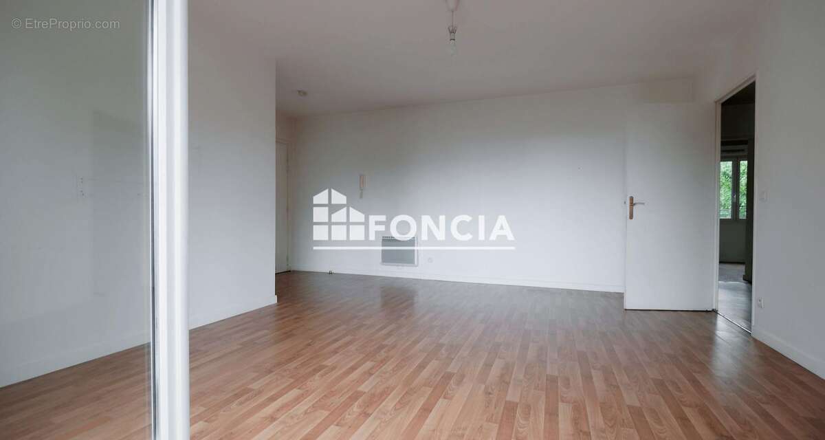 Appartement à CORBEIL-ESSONNES