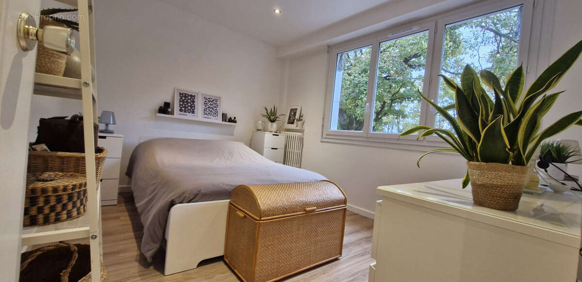 Appartement à AVRILLE