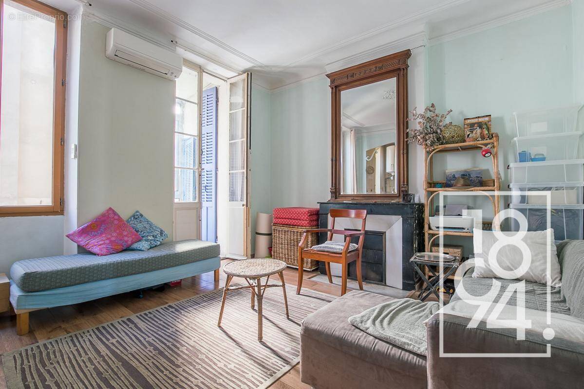 Appartement à MARSEILLE-1E