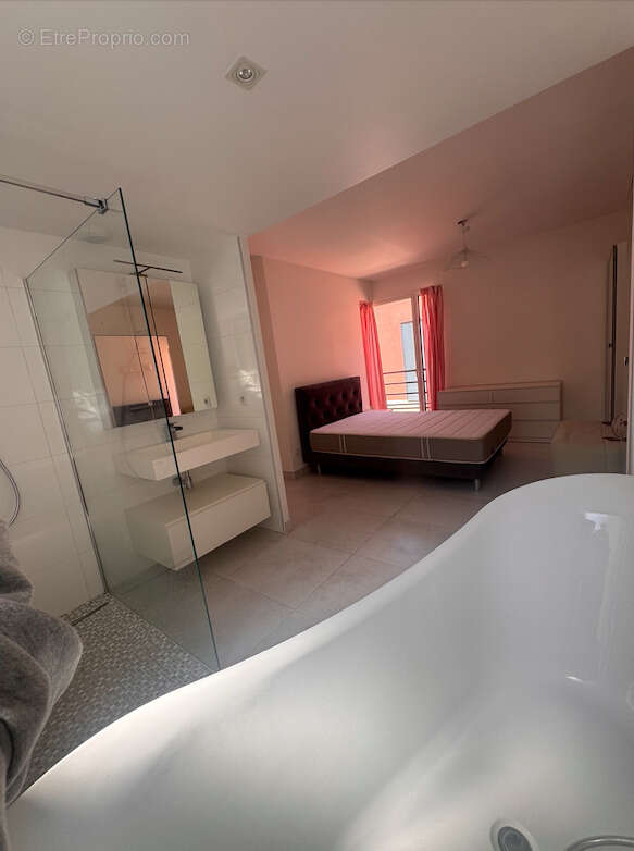 Appartement à EZE