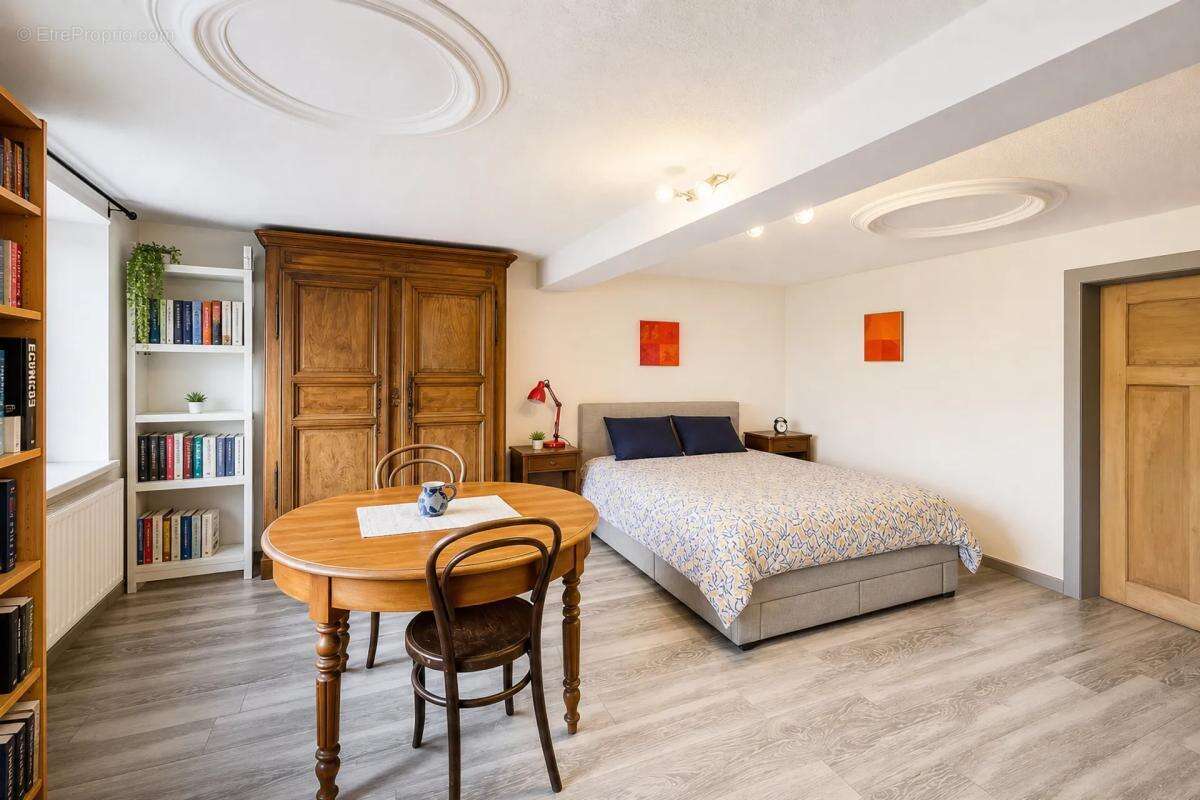 Maison de 6 pièces de 195 m² à Rosteig - photo 11