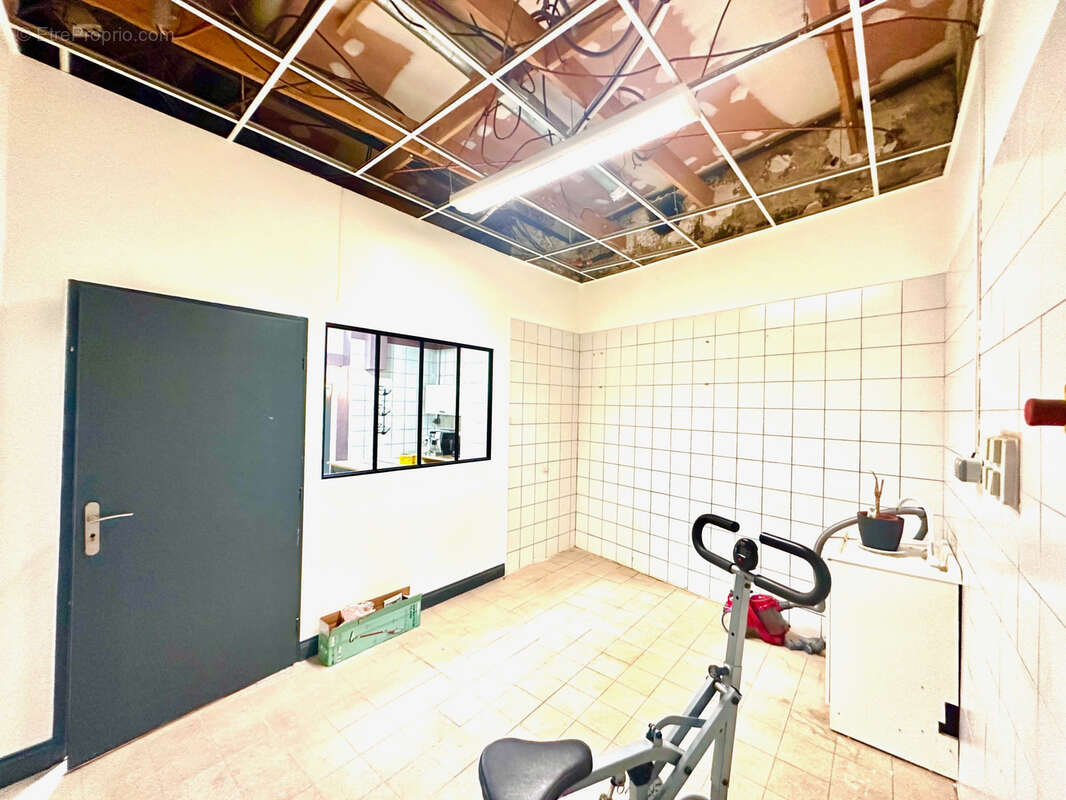 Magnifique loft, rénové avec goût + commerce avec vitrine - photo 30