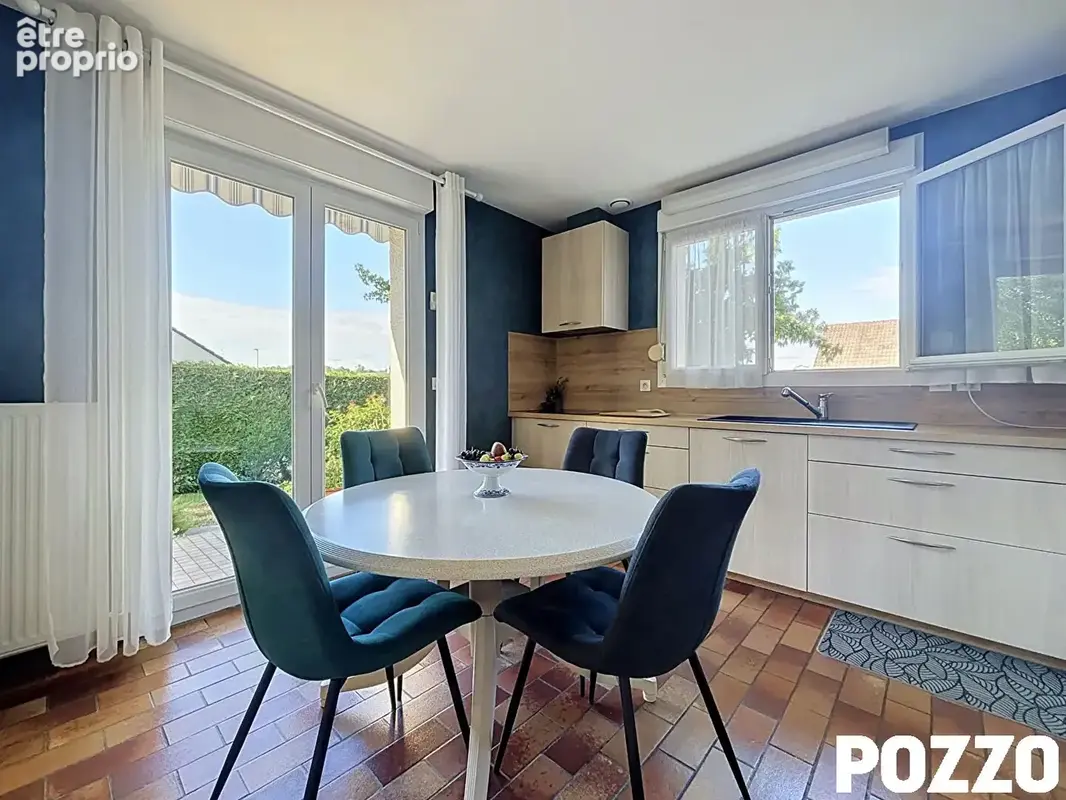 A vendre - maison centre bourg de torigni avec sous-sol total et plain pied. - photo 6