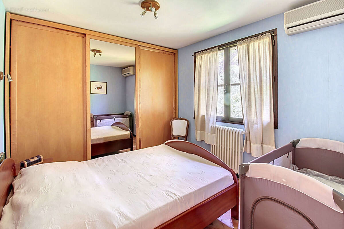 A VENDRE Maison Draguignan 6 pièces 192 m² - photo 13