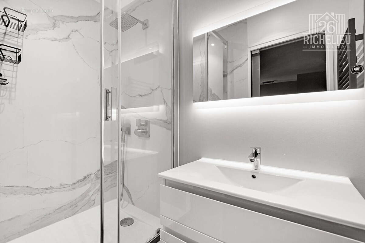 Appartement à PARIS-2E