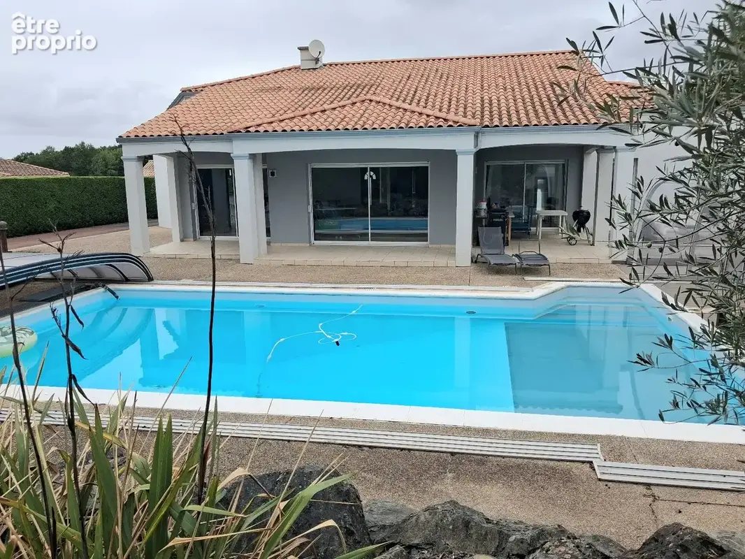 Maison contemporaine de plain-pied 250 m² avec T3 indépendant - photo 2