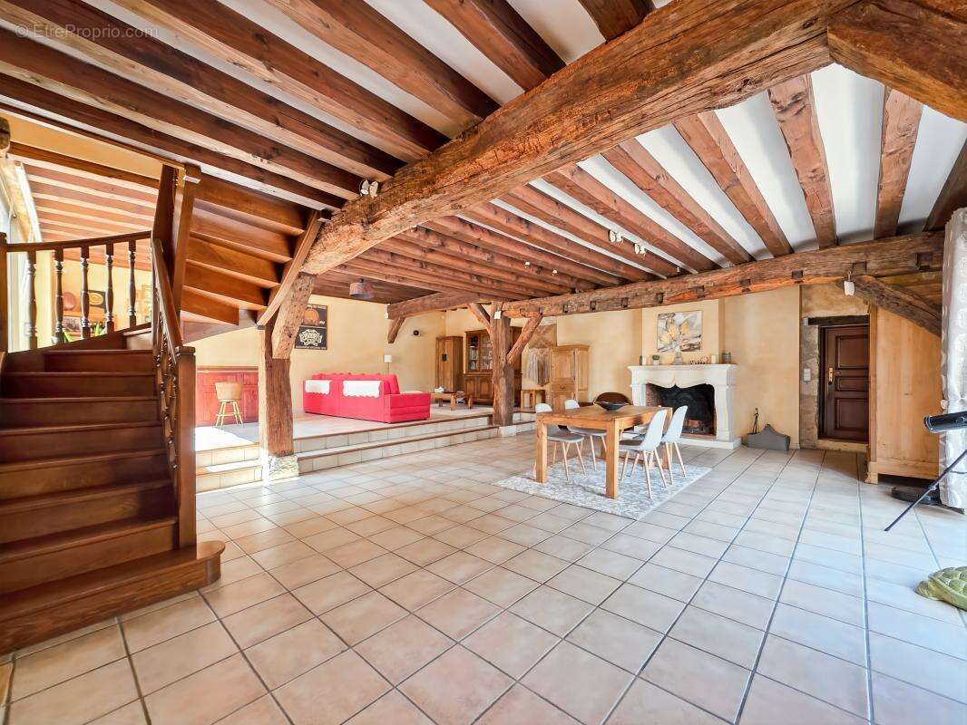 Maison à LAROQUE-TIMBAUT