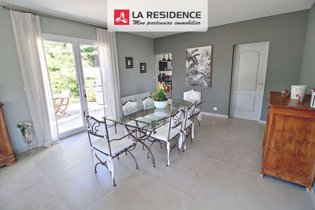 Maison à VAUX-SUR-SEINE