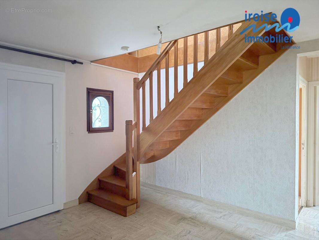 Maison t8  de 1986 - terrain de 3019 m² - photo 8