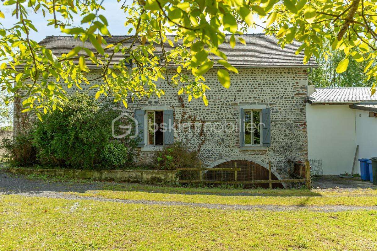 Maison à ARTIGUELOUVE