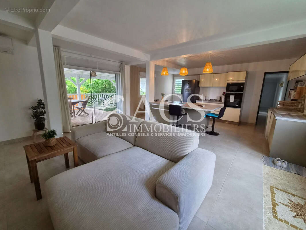 Maison F4 + F5 meublé et équipée en très bon état. - photo 6