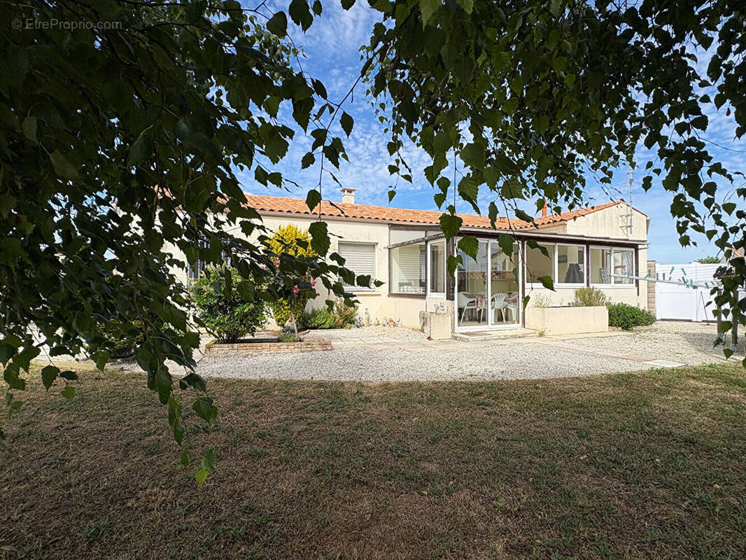 Maison à SURGERES