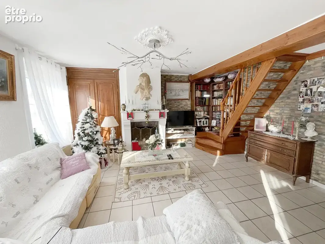 Ennevelin maison de 136 m2, 7 pièces dont un studio, cours & jardin. - photo 3