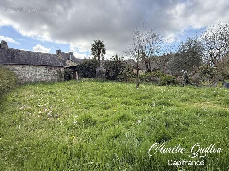 Maison en pierre à rénover – Fort potentiel – Saint-Servant - photo 2
