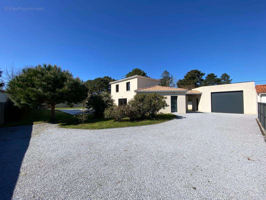 Maison à LES MATHES