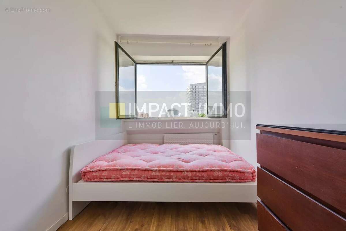 Appartement à COURBEVOIE