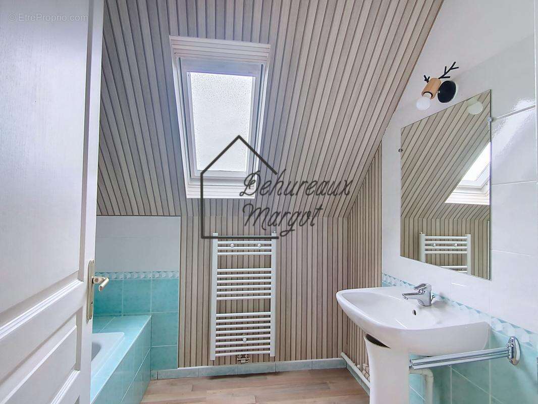 Maison à SAINT-CYR-SUR-LOIRE