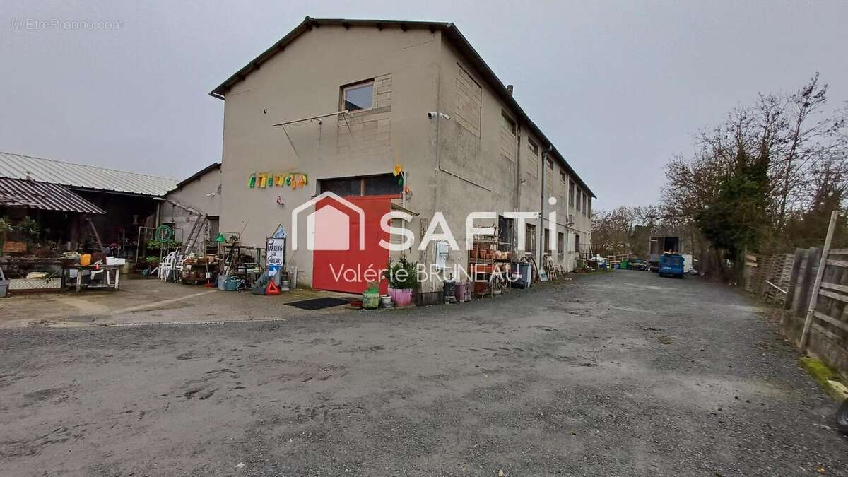 Photo 3 - Commerce à GRAULHET