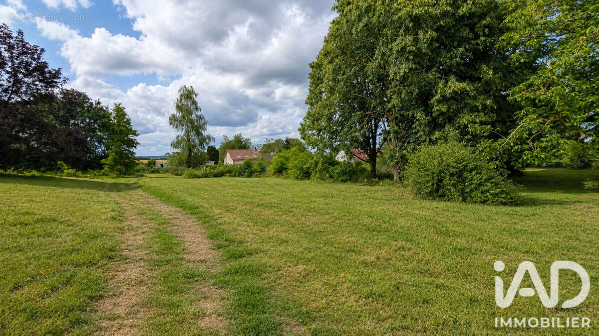 Terrain 1500 m² à Saint-Quentin-Le-Verger  - photo 2