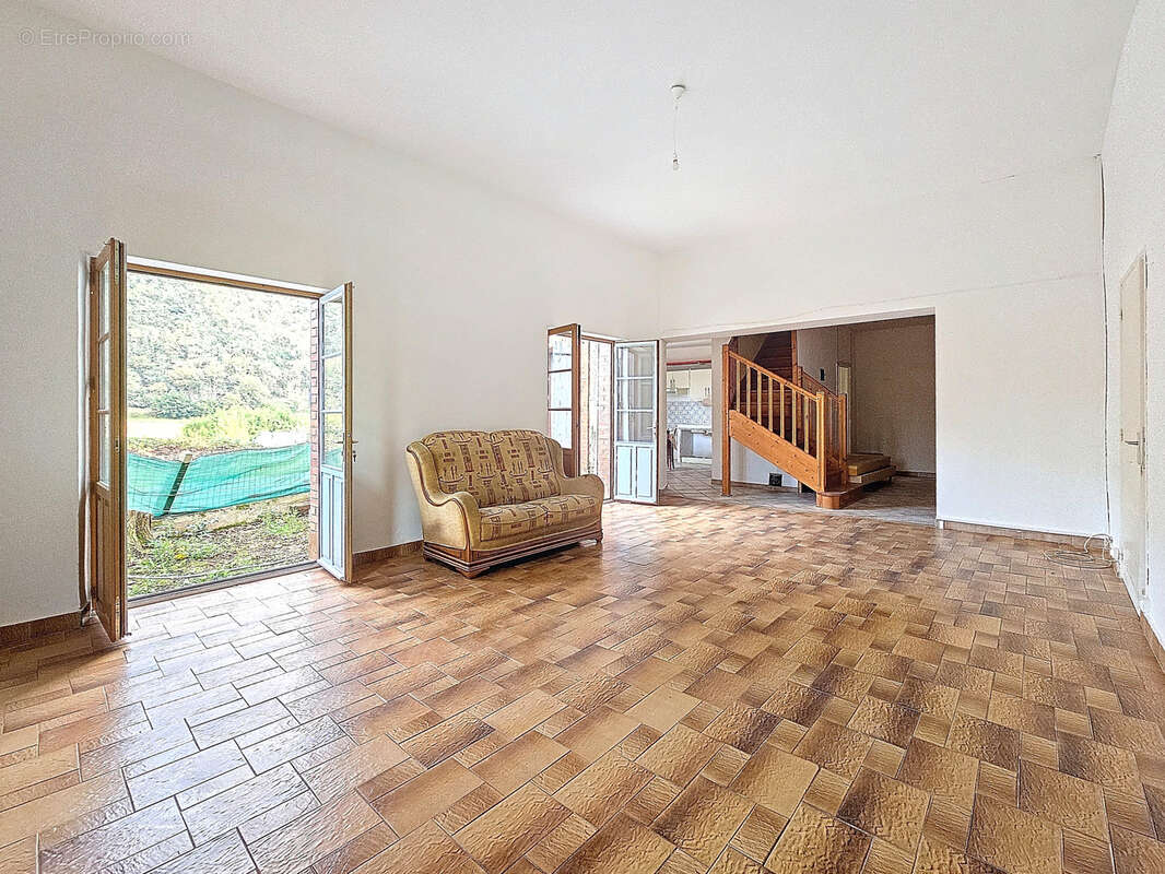 Maison à SAINT-JUERY