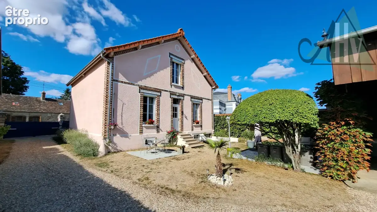 Egriselles le Bocage (89) - Belle maison de 152 m2 avec 4 chambres, joli jardin et hangar de 52 m2. - photo 2