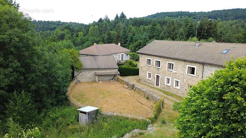 Bâtisse en pierres à TENCE / terrain de 857m² - photo 3