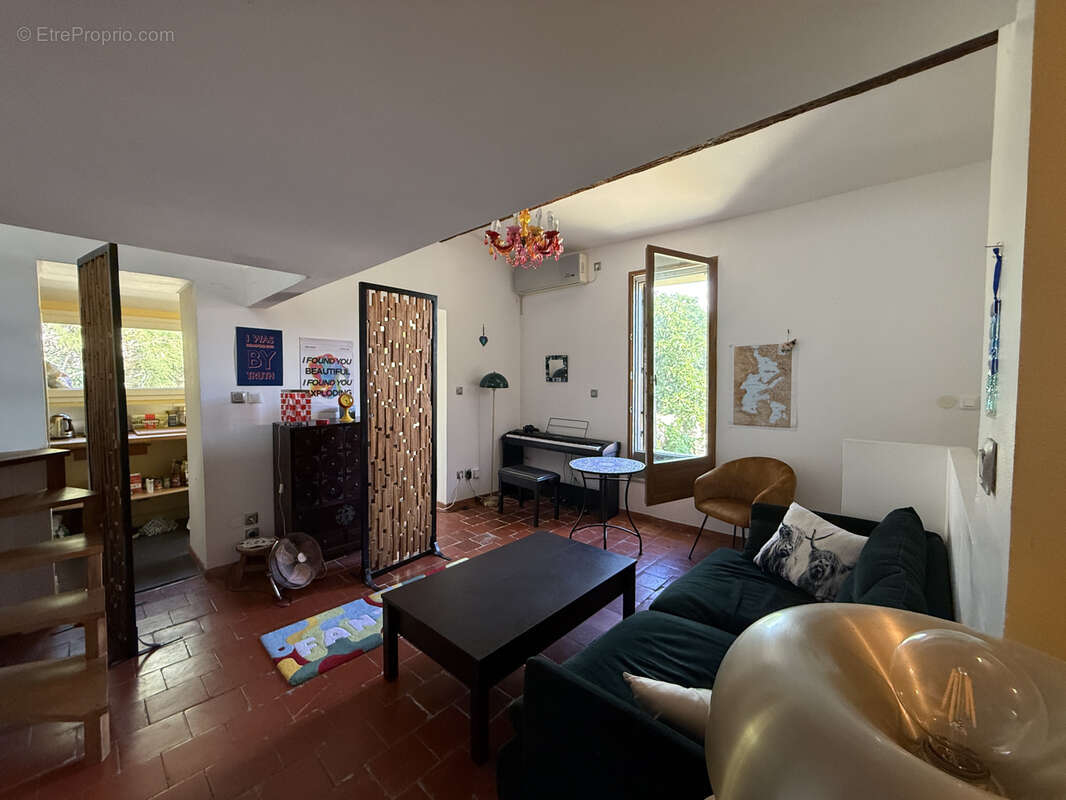 Quartier Haut de Sète, appartement T2 avec terrasse, - photo 3