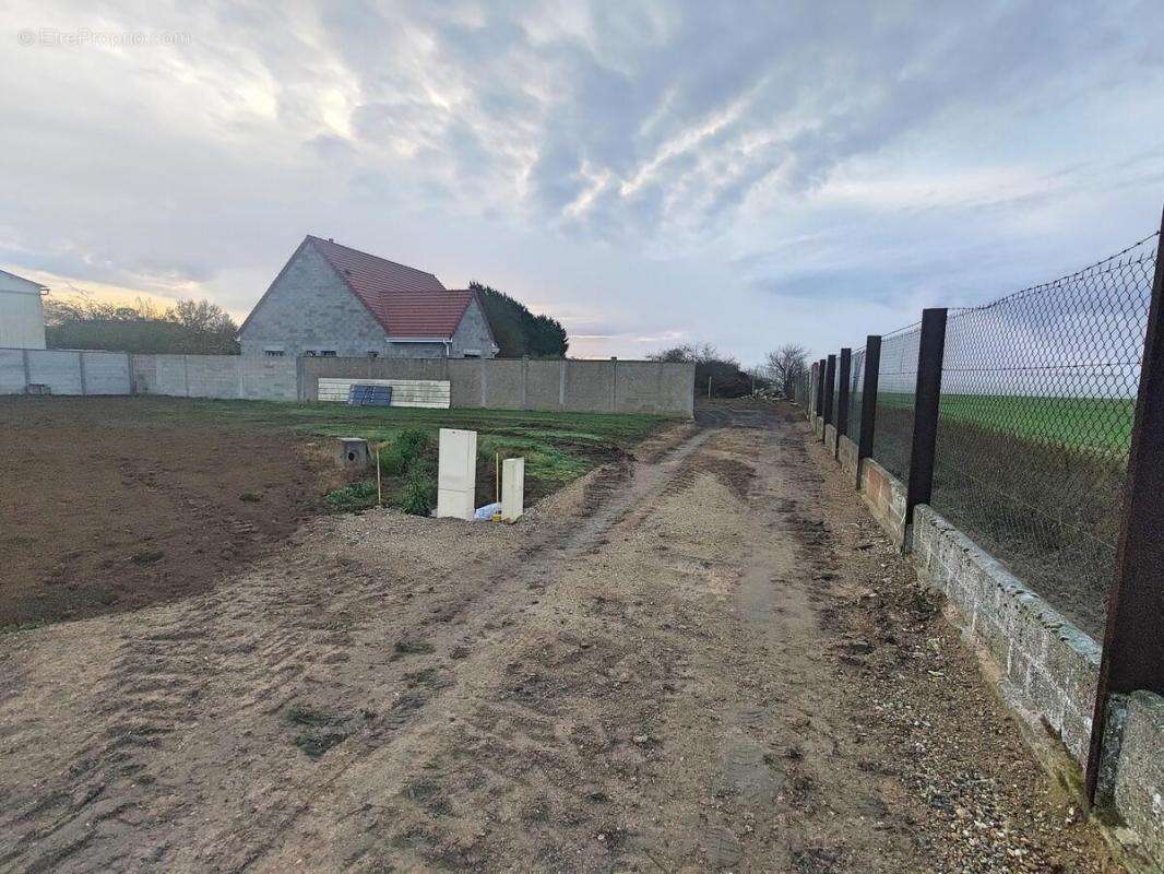 Terrain à EPIEDS