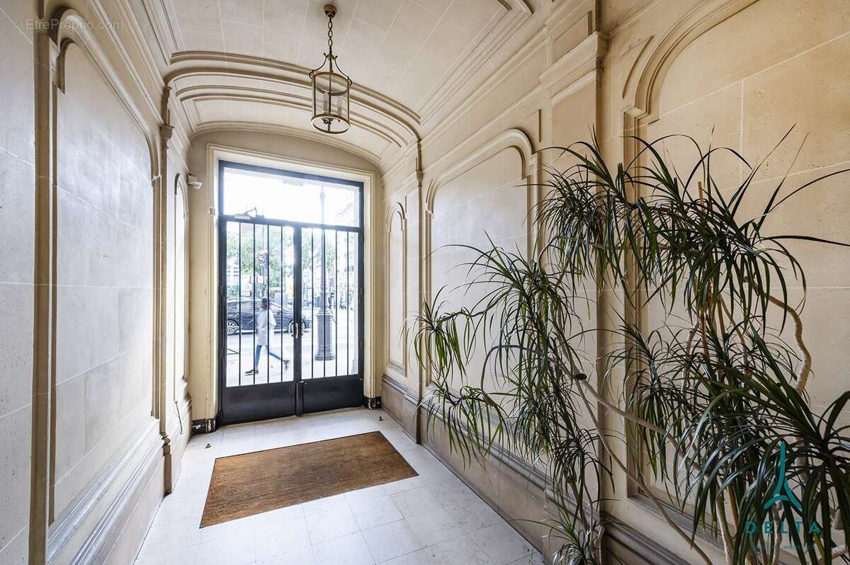 Appartement 100 m² à Paris-16e  - photo 9