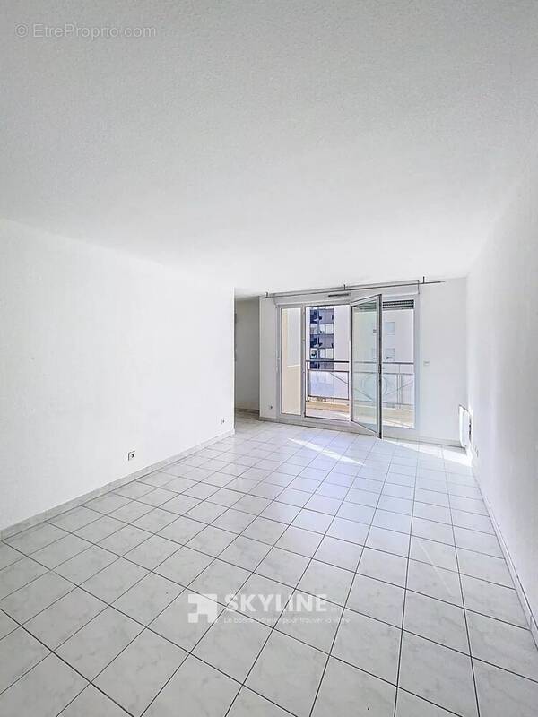 Appartement à MARSEILLE-5E