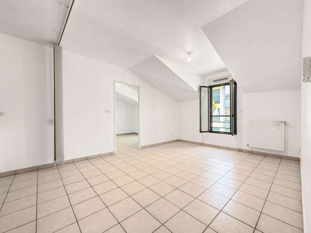 A vendre Nice Libération 3 pièces 55 m² dernier étage - photo 3