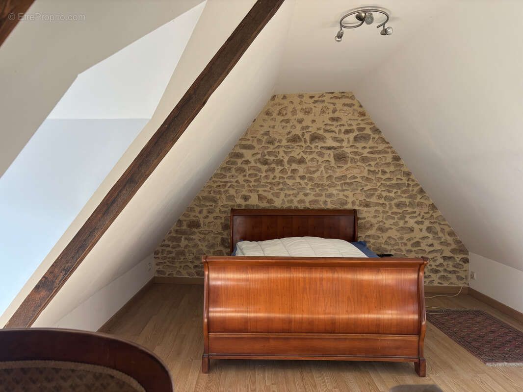 Maison à LE MELE-SUR-SARTHE